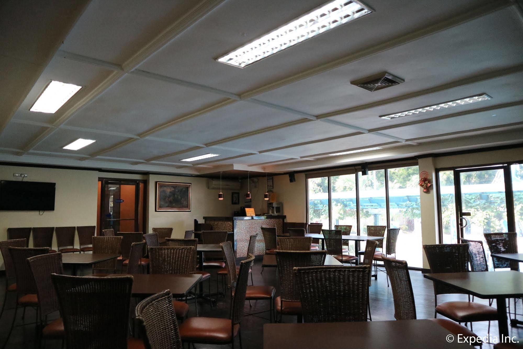 Riverview Resort And Conference Center Каламба Екстериор снимка